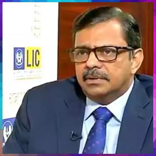 IPO extends LIC Chairman's tenure for 1 year