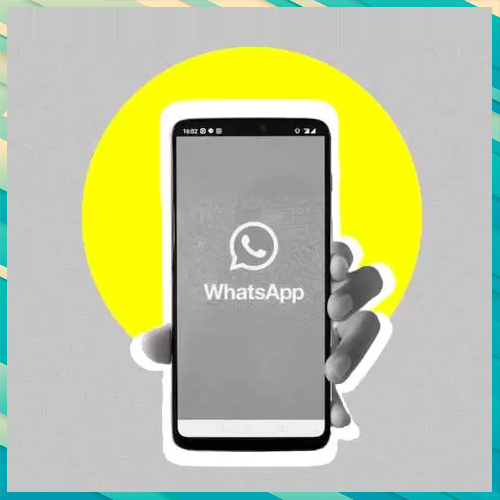 Using WhatsApp on an Android device with one hand is simpler