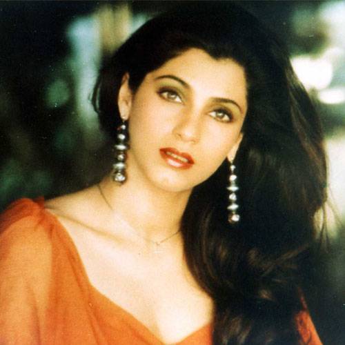 Dimple Kapadia to perform in Shah Rukh Khan's Pathan